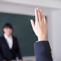 “Teacher”じゃないの!?英語での「先生」の正しい呼び方