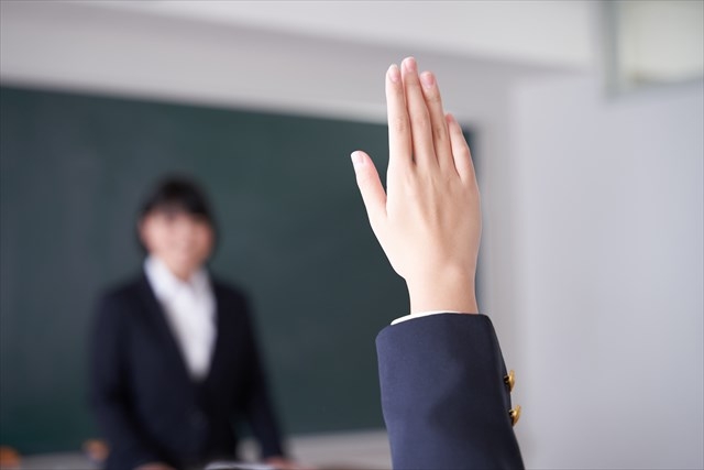 “Teacher”じゃないの!?英語での「先生」の正しい呼び方