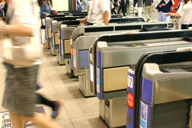 英語「make the train」の意味って？