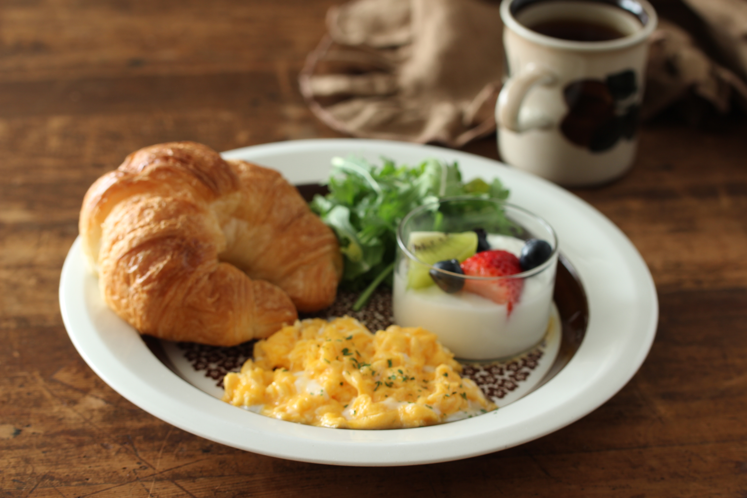 いつものテーブルをカフェ風に 簡単 朝ごはんの盛りつけ術 2つ 朝時間 Jp