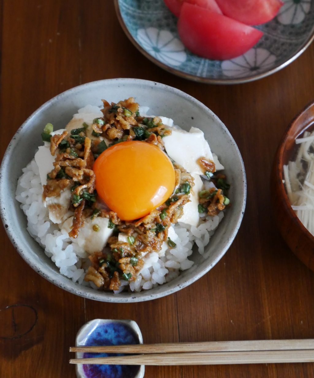 やる気の出ない朝はこれに決まり♪5分で作れる「丼ぶり」レシピ3選