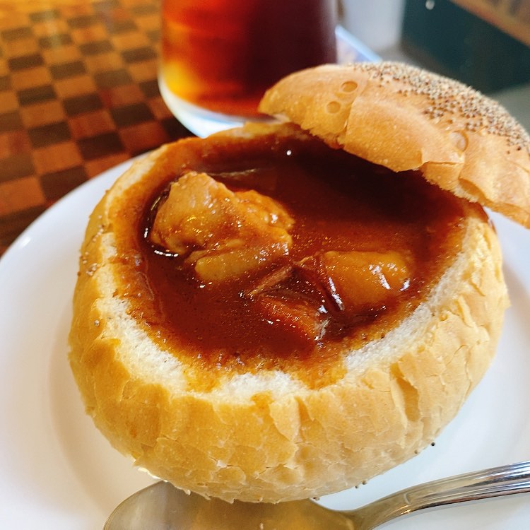 【箱根】箱根駅伝名物の温泉シチューパンは必食！「渡邊ベーカリー」