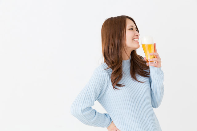 看護師さんとビール…？英語「Nurse a beer」の意味とは