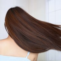 乾燥でパサパサ…冬の髪に「ツヤ」を取り戻すヘアケア術4つ