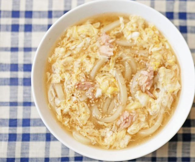冷凍うどんで時短!簡単ホカホカ「朝うどん」レシピ3つ