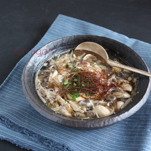 10分でできるヘルシーレシピ♪「豆腐ときのこの温か中華スープ」