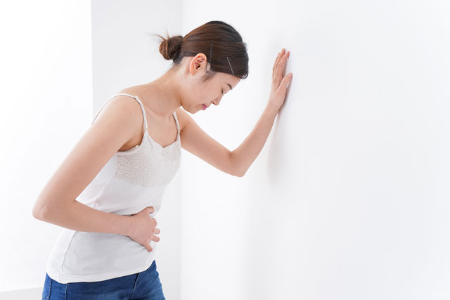 便秘や肥満の原因！「腸むくみ」を防ぐ日常ケア3つ