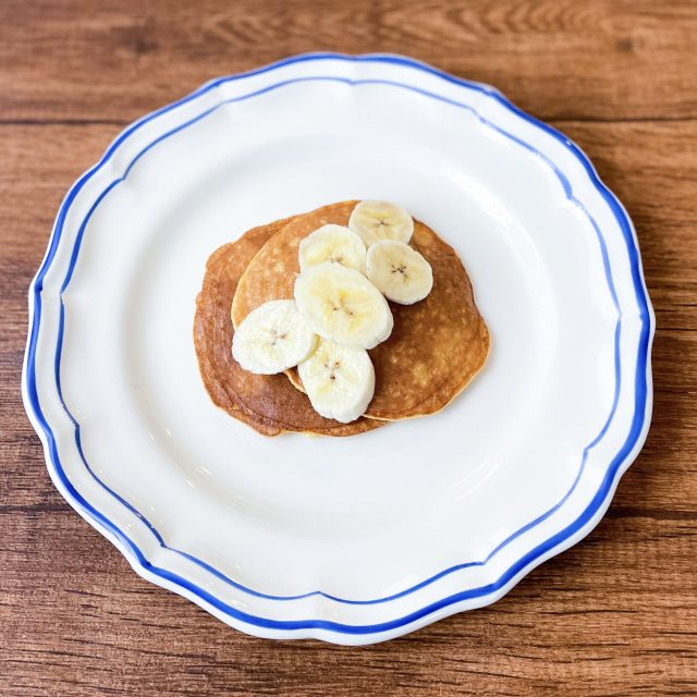 オートミールと豆乳で簡単「バナナパンケーキ」