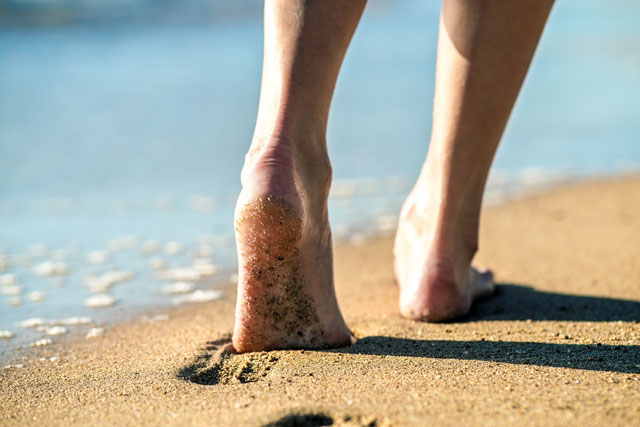 英語「Follow in Someone’s Footsteps」の意味って？