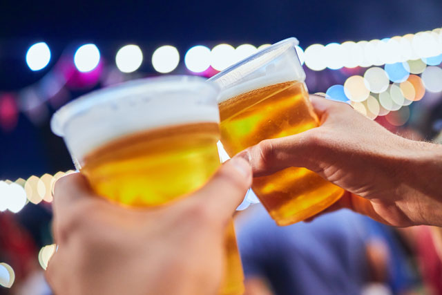 英語「go for a drink」の意味って?