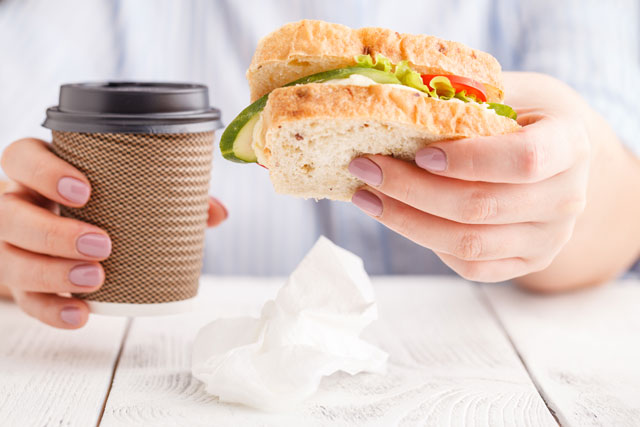 英語「Eat, Drink and Sleep」の意味って？