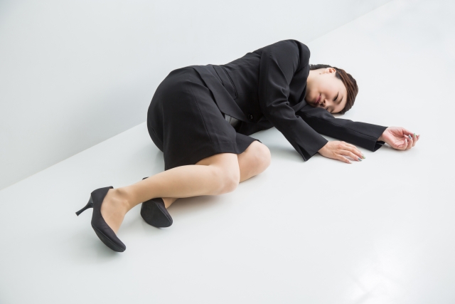 英語「fall down」の意味って?