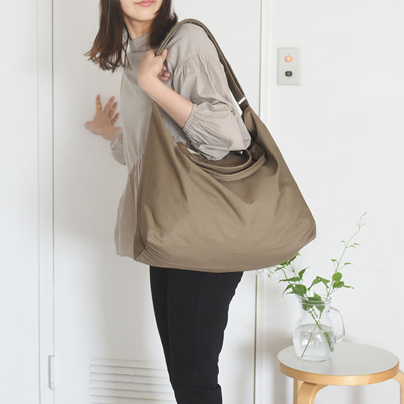 一泊旅行や子供とのお出かけ…マルチに活躍！「bon moment 2wayビッグトートバッグ」