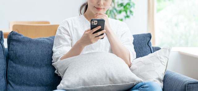 「Twitterやってるよ」を3単語の英語で言うと?