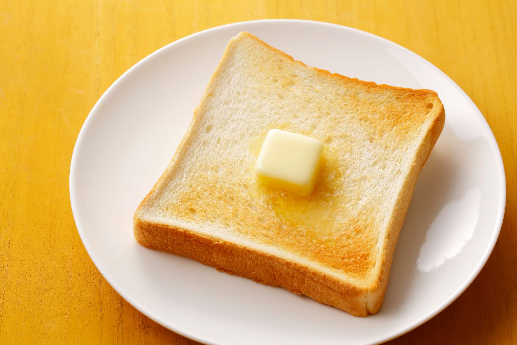 「トーストを焼く」を英語で言うと?