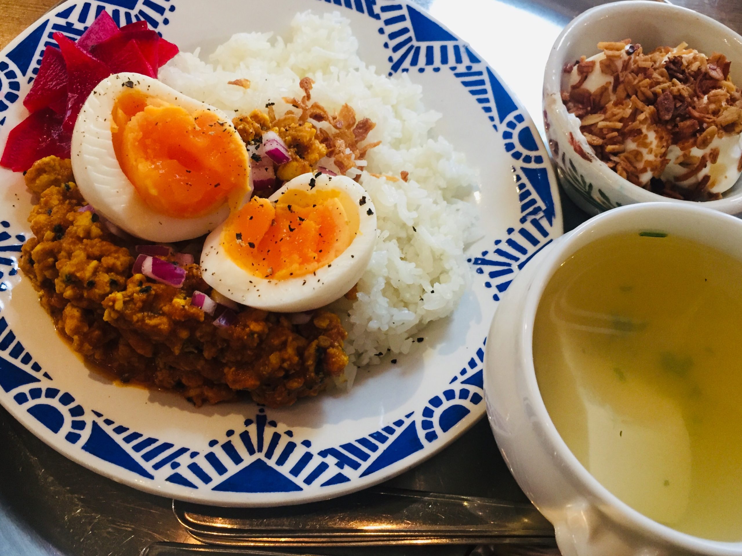 代々木で発見！「朝カレー」を食べられるスポット2つ