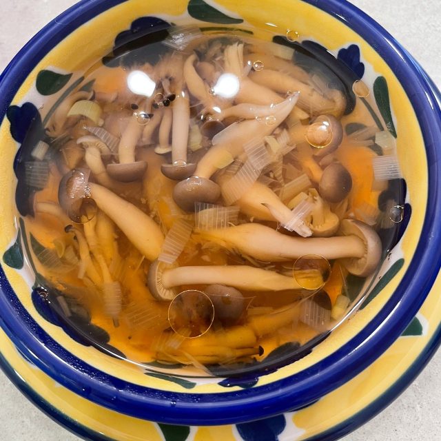 きのことネギの生姜スープ