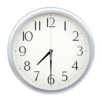 「7時半です」を4単語の英語で言うと？