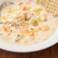 忙しい朝は温めるだけ！簡単「作り置きスープ」レシピ3つ