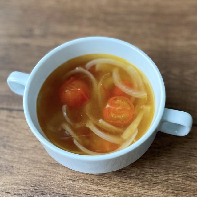 プチトマトと新玉ねぎの中華風スープ