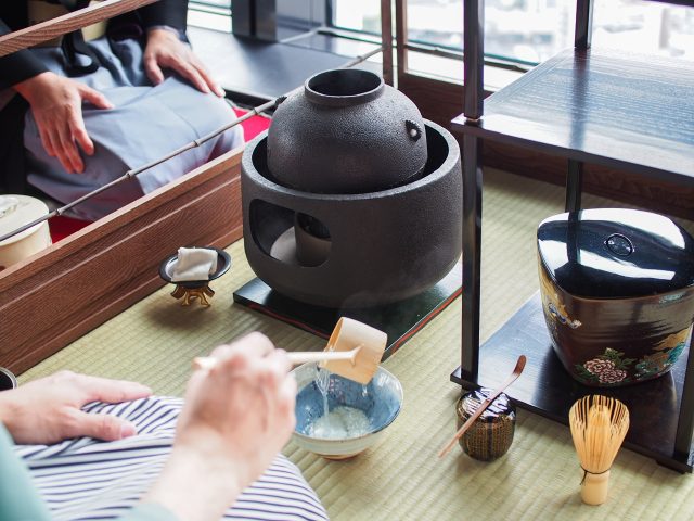 天空を楽しむ茶道体験「朝茶の湯」
