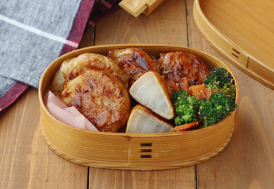 ボリューム満点！「新玉ねぎの肉巻き」「ブロッコリーごま和え」2品弁当
