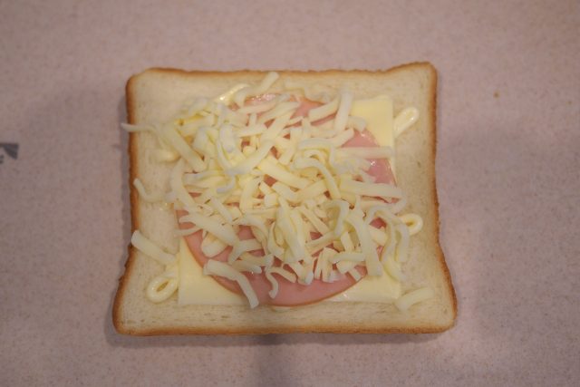 ハムチーズ食パン
