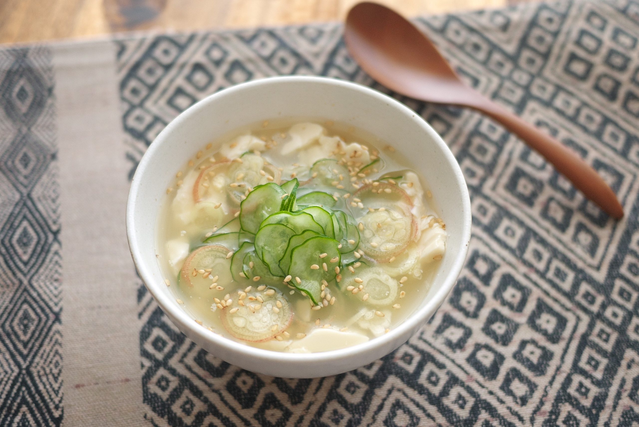 火を使わず簡単！豆腐たっぷり「冷や汁風」