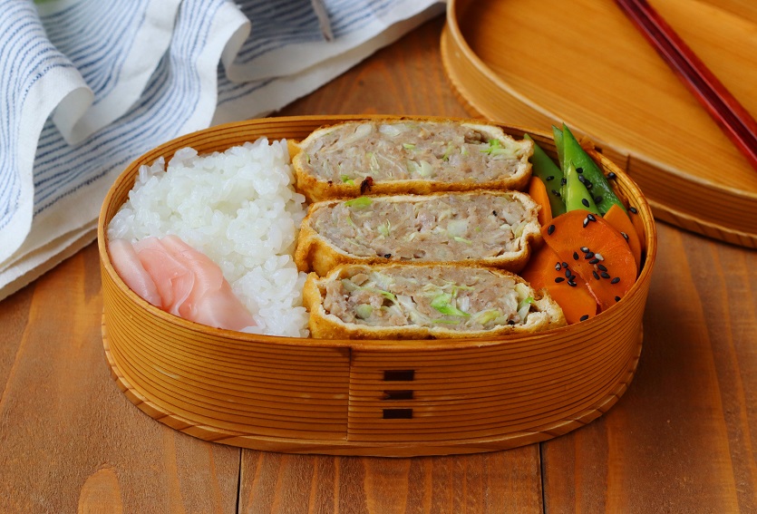 フライパン1つ!簡単「お揚げの餃子風」「絹さやとにんじんの黒ごま和え」2品弁当