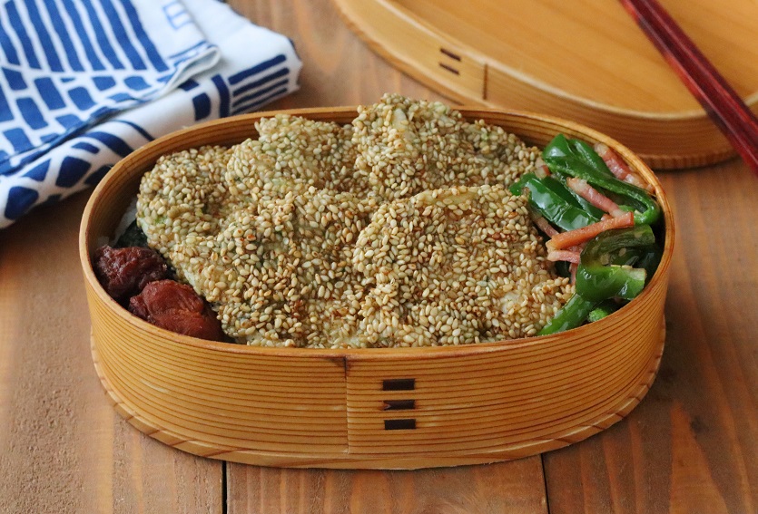 フライパン1つ!簡単「鶏むねゴマ揚げ」「ピーマンとベーコン炒め」2品弁当