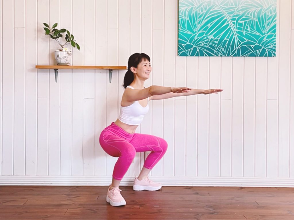 カラダを引き締めたい！誰でも簡単＆全身運動「スクワット」3種