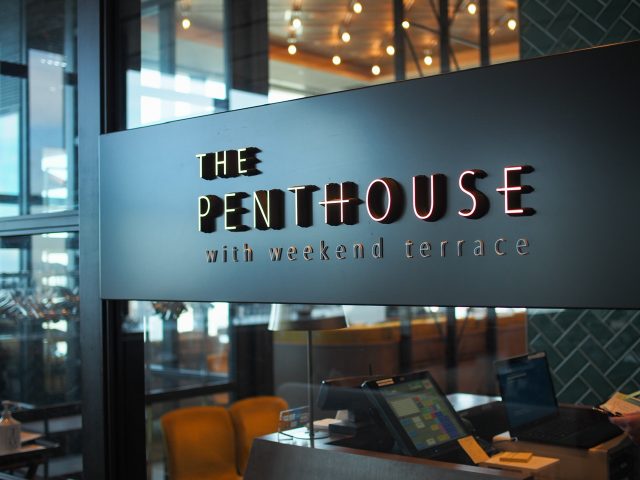 THE PENTHOUSE with weekend terrace 入口