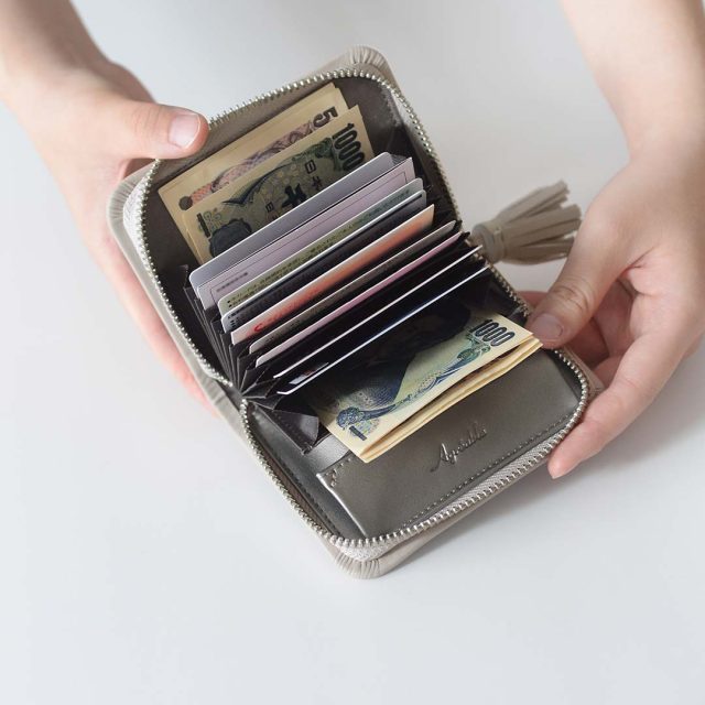 本革ラムレザー コインケース付カードケース 二つ折り財布