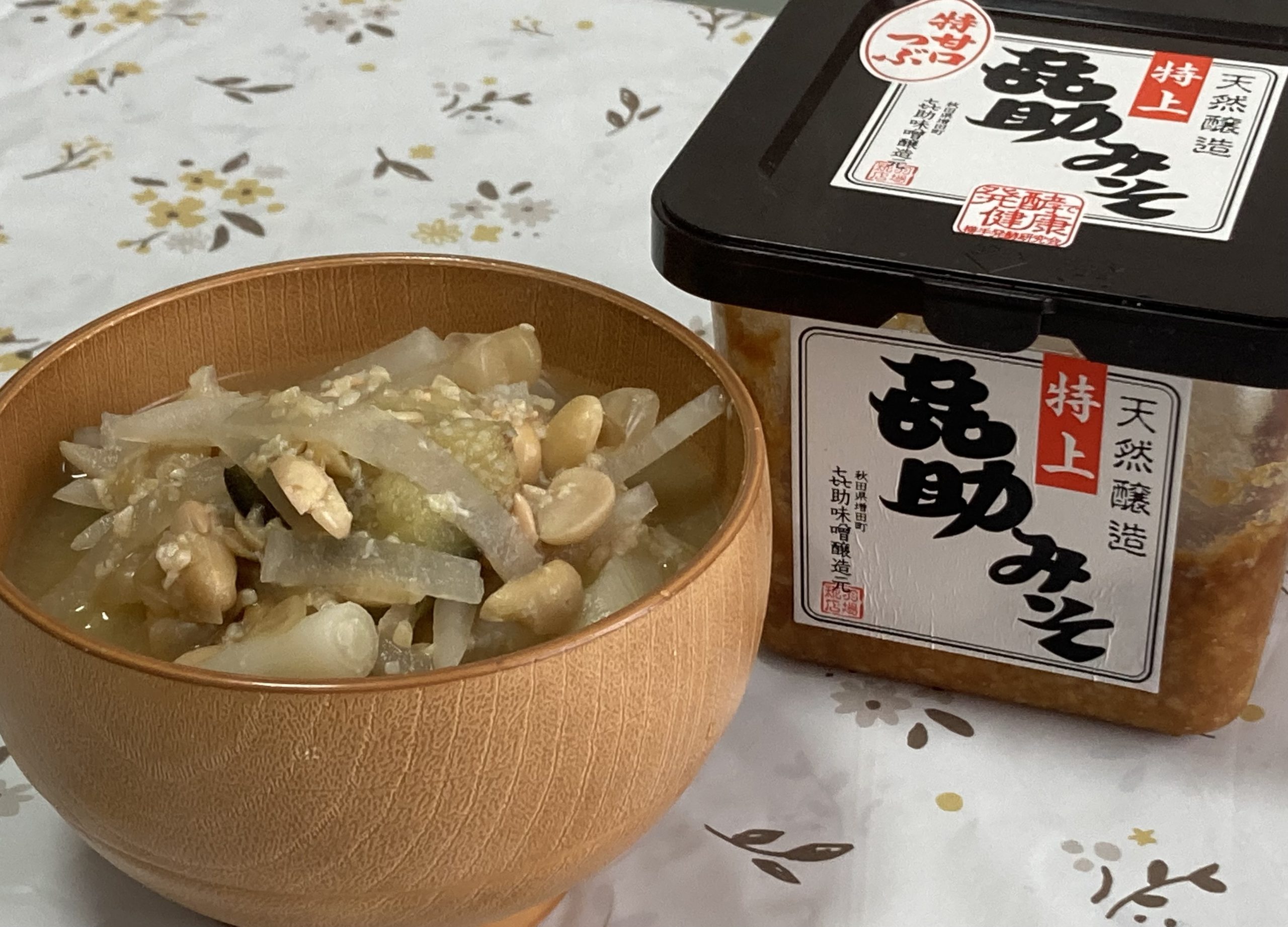 食べごたえあり！簡単あったか「蒸し大豆の味噌汁」