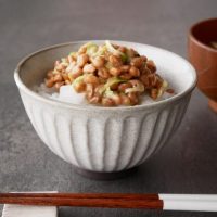 ご飯にのせるだけじゃない！簡単「納豆」朝食レシピ5選