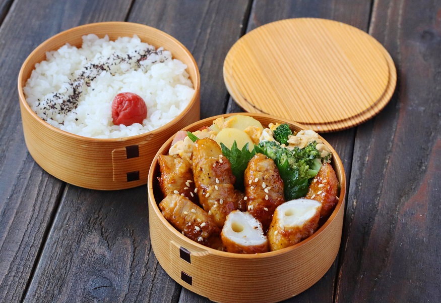 食感が楽しい！「縦切りれんこん肉巻き」「ベーコンポテト卵」2品弁当