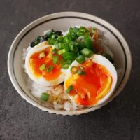 忙しい朝にぴったり！時短「卵×ご飯」レシピ3つ