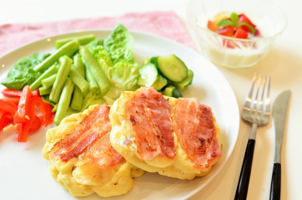 秋の休日ブランチに！簡単「パンケーキ」レシピ3つ