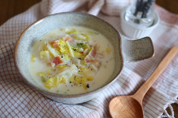 白菜とベーコンのミルク味噌スープ