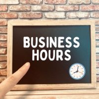 英語「business hours」の意味って？