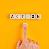 英語「take action」の意味とは？