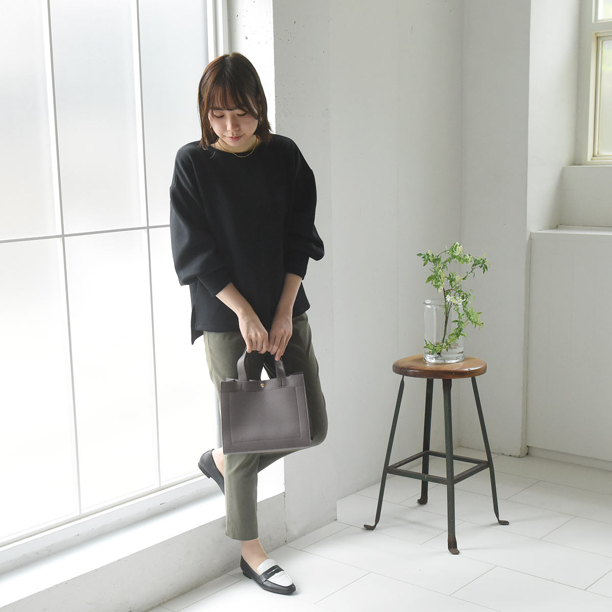 通勤、休日、学校行事…毎日使える理想形!「荷物整理がしやすい ミニトートバッグ」