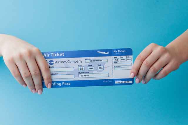 飛行機のチケット
