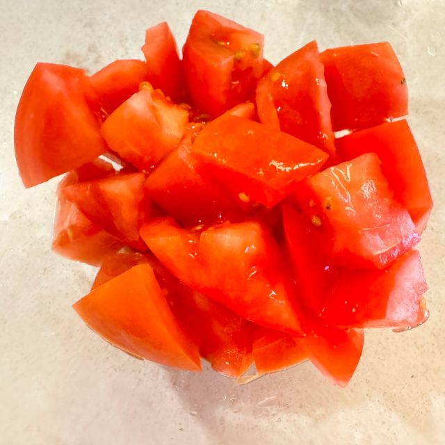 ザク切りトマト