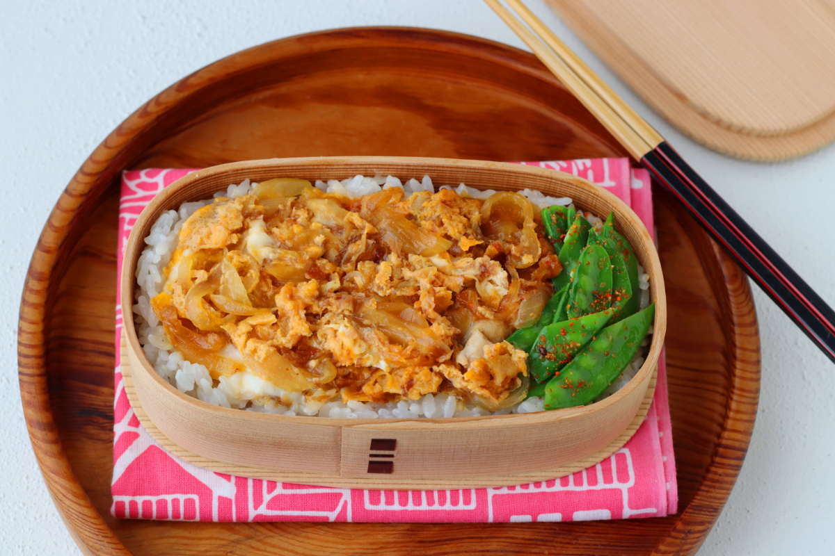 汁もれなし！簡単「親子丼」「絹さやの七味和え」2品弁当
