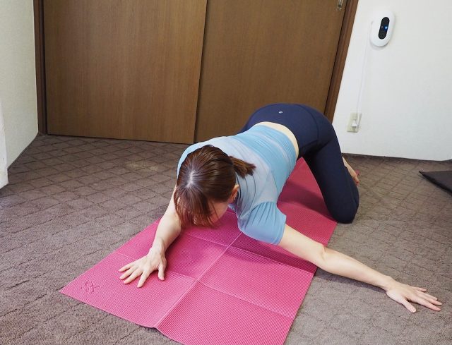 四つ這いで3分「胸を開く」ストレッチ