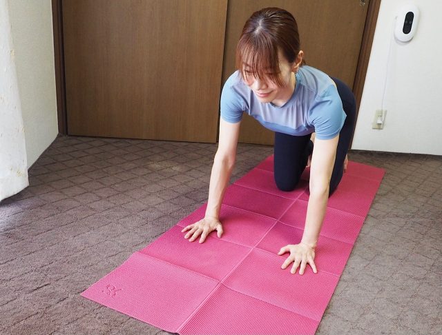 四つ這いで3分「胸を開く」ストレッチ