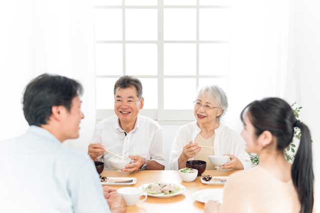 実家で食事