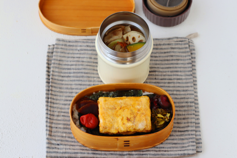 卵2個で贅沢気分!簡単「だし巻き」「定番豚汁」2品弁当