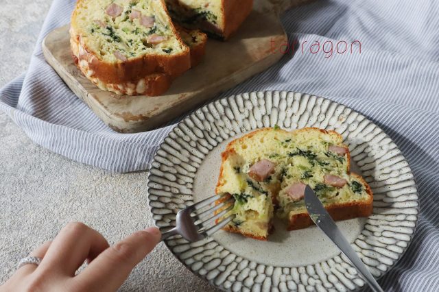 ほうれん草とソーセージのケークサレ